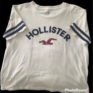 Hollister medium tee shirt (womens)